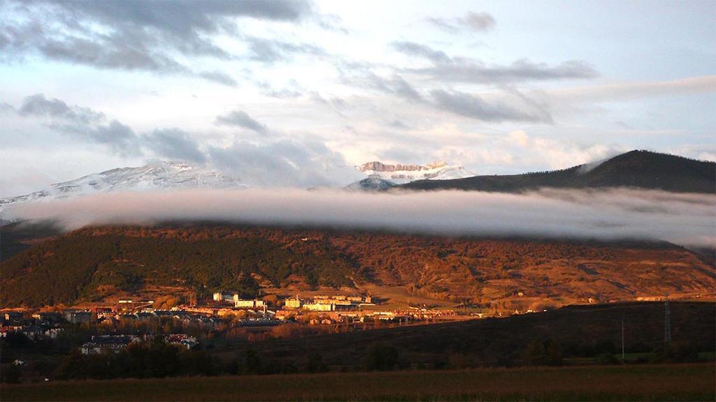 Camping Ain Jaca Dış mekan fotoğraf